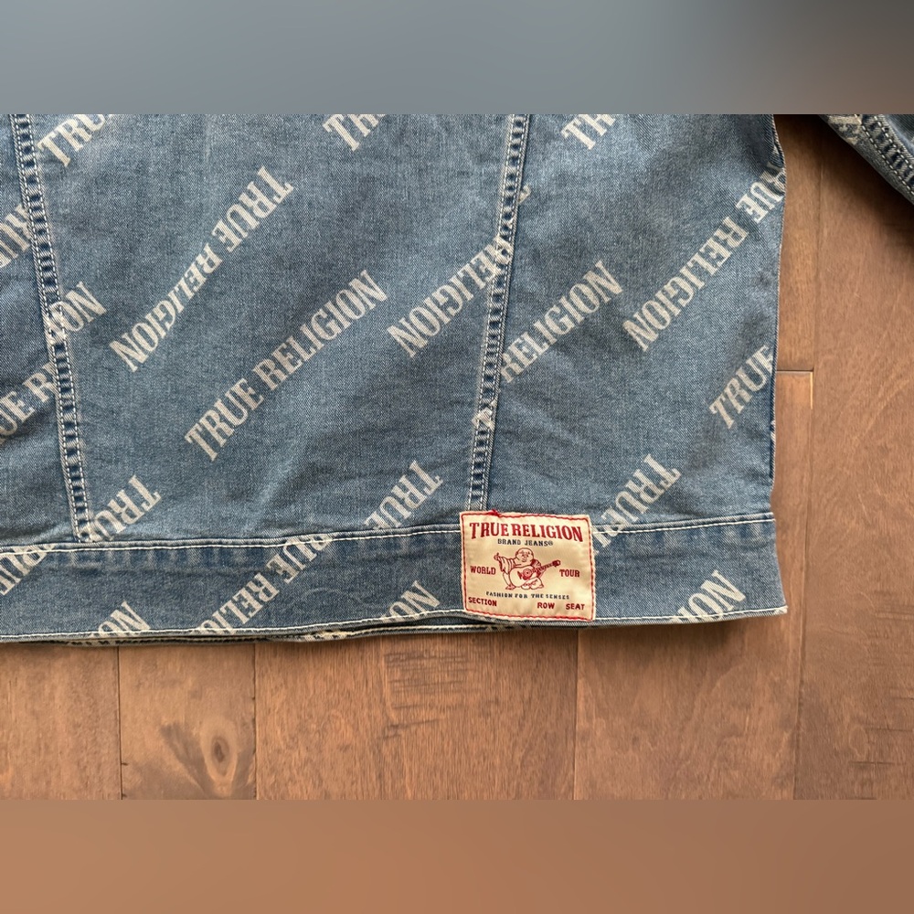 NWT True Religion Allover Logo Relaxed Trucker Jacket - Picture 10 of 16
